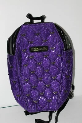 Mochila Rock Rebel Mina púrpura brillo y negro murciélago tachonado ataúd acolchado  Foto 1 de 4