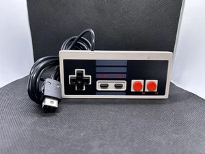 Nintendo NES Mini Classic Edition Konsole Videospiel Kabelgebunden Controller Remote - Bild 1 von 3