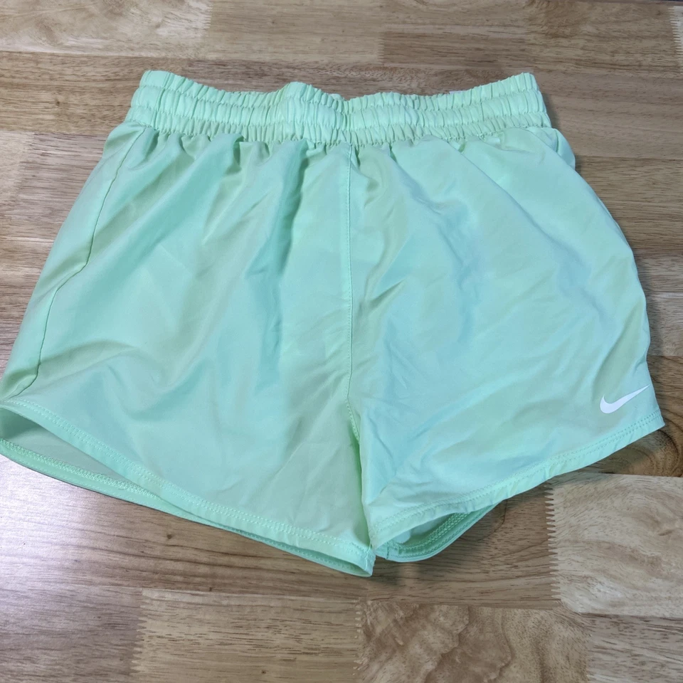Nike Dri-Fit Girls Size Medium High-Waisted Loose Fit DX4967 Lined Shorts Green