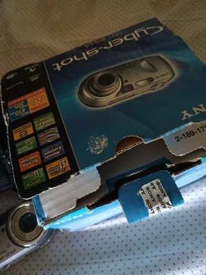 Sony Cyber-shot DSC-P93A 5.1MP Digital Camera - Silver 2 Memory Sticks - Image 1 of 4