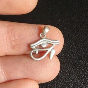 1.1 Grams Vintage 925 Sterling Silver Eye Of Ra Egypt Egyptian Charm Pendant  - Picture 1 of 6