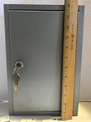 Key Locker With 30 Key Holders (B-R) - Image 1 of 4