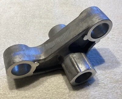 Genuine Yamaha Suspension Arm YZF1000 Thunder Ace, YZF750R  - Image 1 of 2