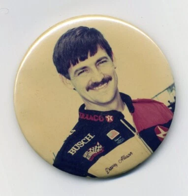 Davey Allison NASCAR Racing Driver Retrato Imagen 3" Botón Pin Foto 1 de 2