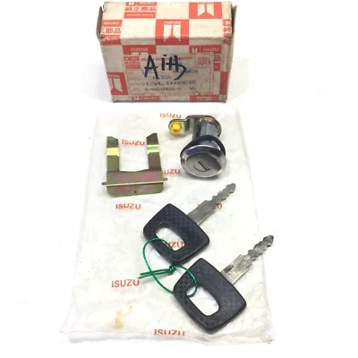 Cylinder & Key Lock Latch RH Fits For Isuzu KB21 KB26 KB41 NOS 8-94116826-0 - Imagem 1 de 4