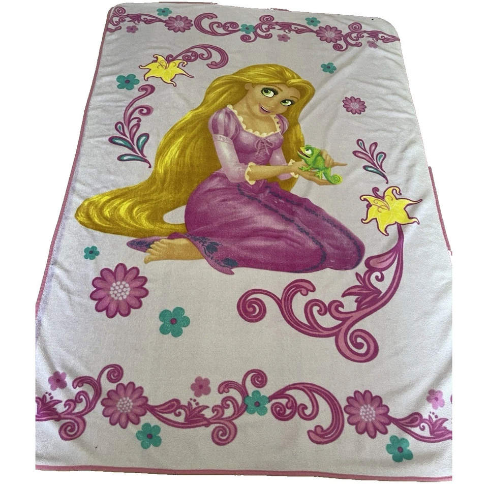 Disney Enredado Rapunzel y Pascal Manta Vellón Lanzamiento Princesa Flores Foto 1 de 4