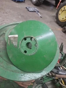 Sheave - Albero ventola esterno adatto a John Deere 6600 6620 6622 7700 7720 8820 H97600 - Foto 1 di 3
