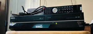 Toshiba DVR670KU Dolby DTS HDMI Hi-Fi VHS DVD Recorder Player w/ remote & cable - Picture 1 of 8