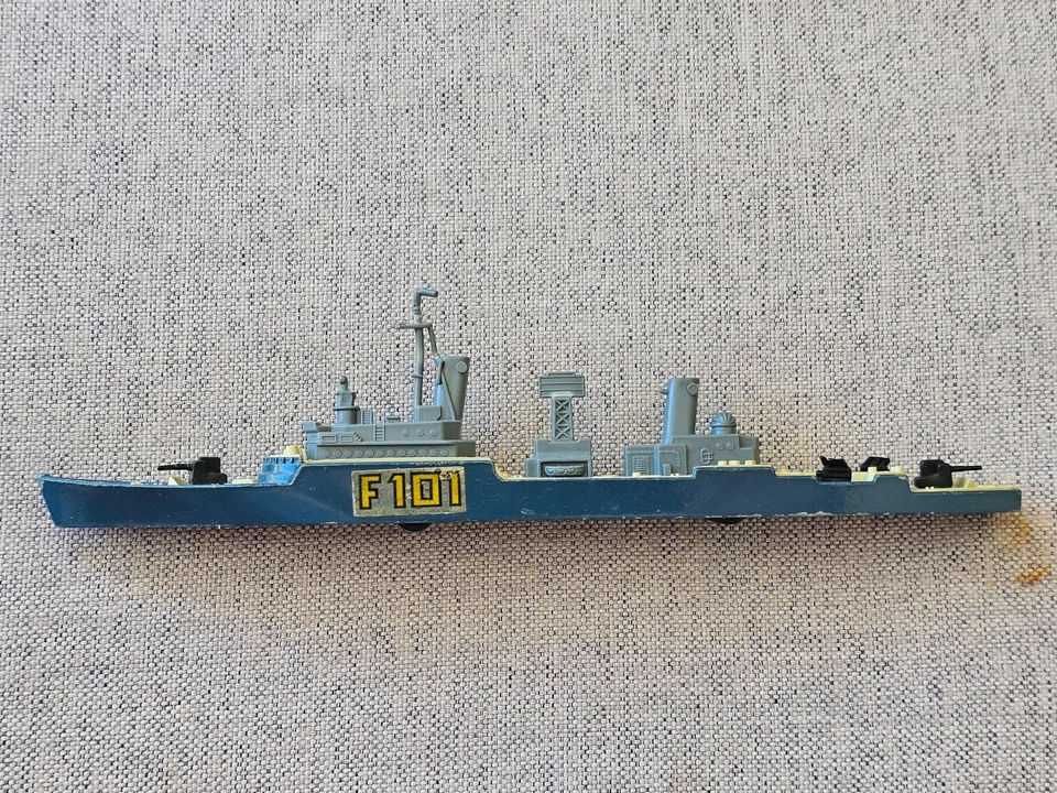 Matchbox Sea Kings Vintage 1976 K-301 Frigate K-305 Subchaser Ship F101 Lesney - Image 1 of 4