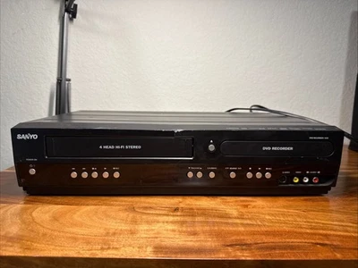Grabadora DVD Sanyo VCR Combo Modelo FWZV475F HDMI - Sin control remoto, Probada para alimentación Foto 1 de 4