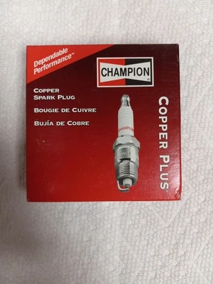 New Champion Copper Plus SET OF 4 Spark plugs #570 RE14MCC4 - Image 1 of 4
