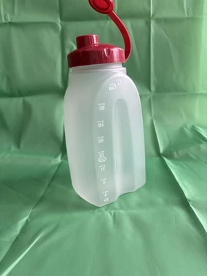 Rubbermaid 1 Qt MixerMate drink container bottle Red flip snap lid USA - Image 1 of 4