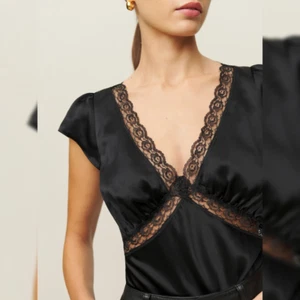 NWOT Reformation Audrey Silk Top in Black Size 2 - Picture 1 of 10