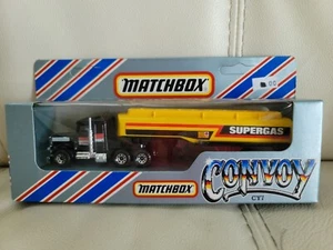 MATCHBOX CONVOY CY 7 CONVOY PETERBILT PETROL CISTERNA 1:64 - Imagen 1 de 5