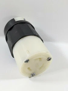 Leviton 2323 20 Amp 250 Volt NEMA L6-20R 2P 3W Locking Connector Industrial Grad - Picture 1 of 5