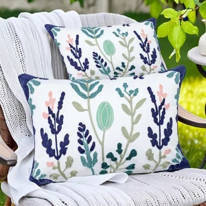 Copricuscino ricamato verde salvia e blu,12x20 floreale casale de... - Foto 1 di 7