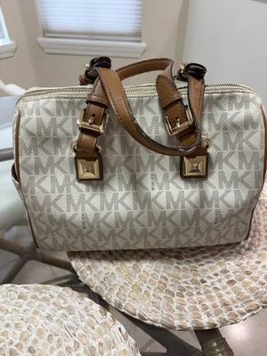 Bolso de mano Michael Kors con asa superior Grayson Signature Jacquard Vainilla Foto 1 de 4