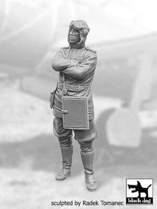 Perro Negro 1/32 Piloto de Combate Ruso Soviético 1940-1945 Segunda Guerra Mundial 4 Brazos Cruzados F32155 - Imagen 1 de 1