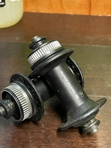SHIMANO HB-M4050 FRONT DISC HUB CENTERLOCK 32 HOLES Quick Release - Picture 1 of 1