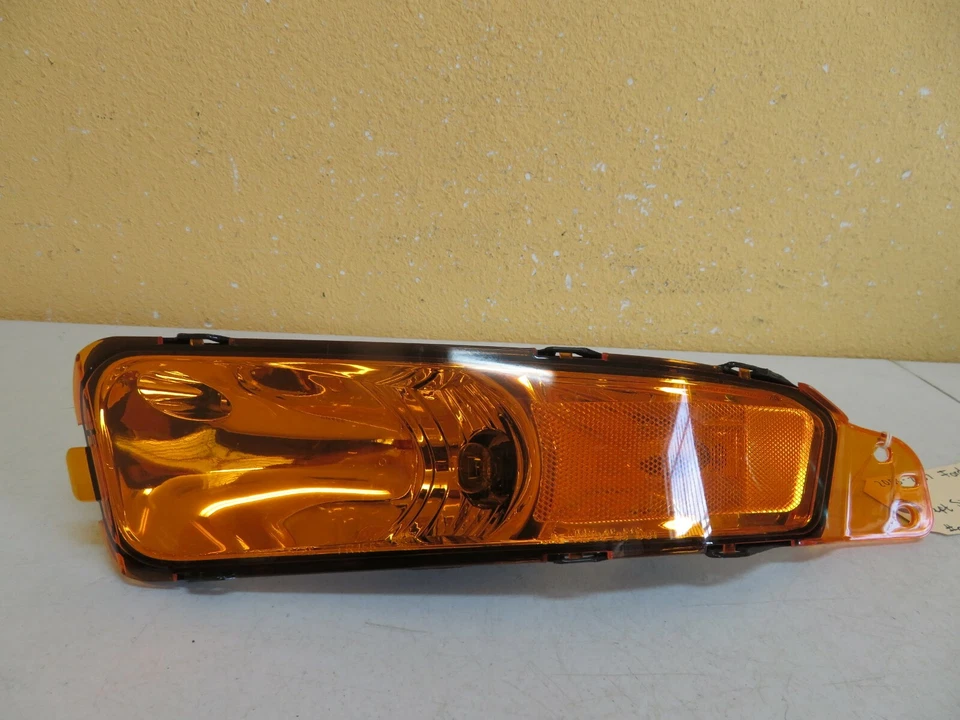 2005-2007 FORD MUSTANG LEFT SIGNAL LIGHT  - Image 1 of 4