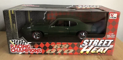 Racing Champions Street Heat ‘69 Pontiac GTO 1:18 Scale Die Cast Car Toy Green - Image 1 of 4