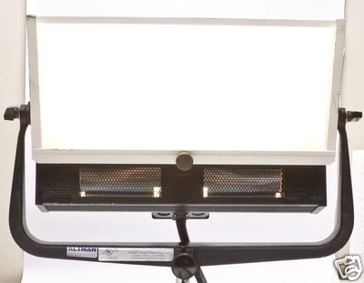 Altman Soft-Lite - UP TO 2000W OF INDIRECT LIGHT SUPER BRIGHT SOFT ILLUMINATION! - Image 1 of 4