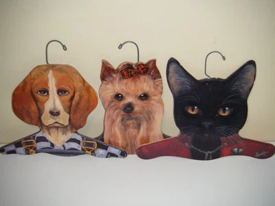 LOTE DE 3 perchas de madera vintage Annie Rhinehart para perros y gatos Foto 1 de 4