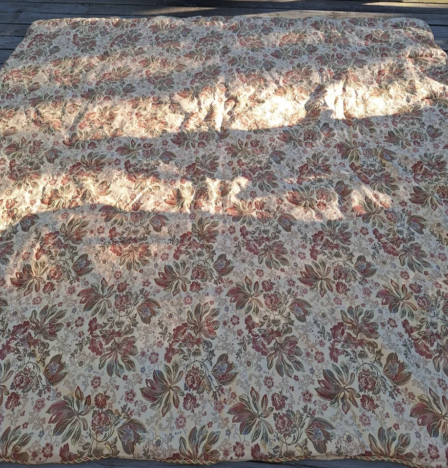 Waterford Reversible Jacquard Damask Comforter 90"x100" Queen - Image 1 of 4