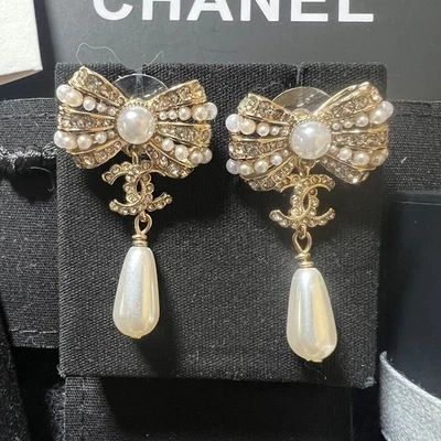 100% Authentic Chanel Butterfly Droplet shaped pearl CC Logo Earrings - Image 1 of 4