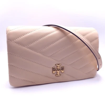 AUTÉNTICO PRECIO DE VENTA SUGERIDO POR EL FABRICANTE $520 Tory Burch Kira Chevron Acolchado Cuero Cadena Billetera Rosa Albaricoque Foto 1 de 4