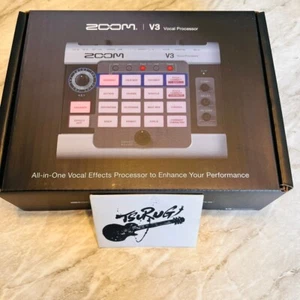 Zoom V3 Multi-Effect Vocal Processor USB Interface for Live Streaming Brand New - Picture 1 of 9