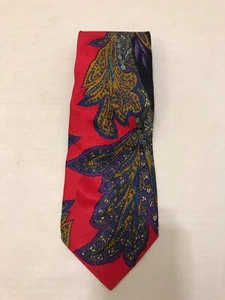 Brioni for Bergdorf Goodman 100% Silk Red Paisley Classic Tie - Picture 1 of 3