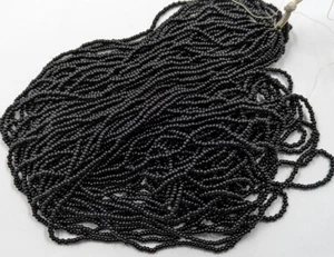 Vintage Old Stock Czech Glass 12/0 Seed Beads Dark Jet Black Large Hank 23 BPI - Picture 1 of 7
