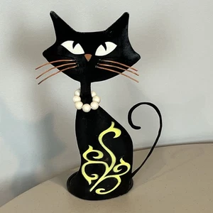 Estatuilla de gato de metal negro con perlas de imitación retro inspirada en MCM kitsch de 10,25" - Imagen 1 de 10