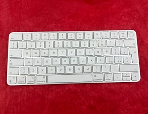 Apple Magic Keyboard w. Touch ID A2449 Silicon CPU Italian Silver w usb-c cable - Picture 1 of 2