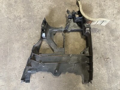 Soporte de cubierta de distribución de plástico para Volvo S60R S60 V70R 2005-2007 9125469 OEM #1346M Foto 1 de 4