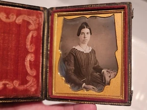 6. Platte Daguerreotypie Original Siegel einer jüngeren Frau mit tollem Passepartout & Etui - Bild 1 von 3