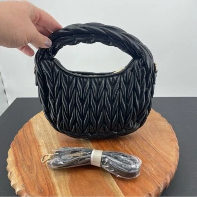 Bolso de hombro pequeño Urban Expressions Helen acolchado imitación cuero - Negro Foto 1 de 4