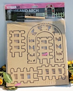 Casa de muñecas con valla de madera y arco con cepillo de pintura, nueva en plástico - Imagen 1 de 3