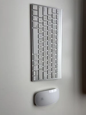 apple keyboard and mouse wireless - Image 1 of 4