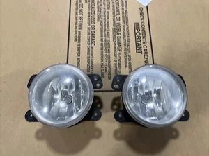 Jeep Wrangler 07-18 JK Original Factory OEM Fog Lights Lamps Set Pair W. Bulbs - Picture 1 of 8