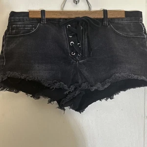Forever 21 Damen Short 27 Schwarz 100% Baumwolle Cut Off Schnürung Regular Fit Mini - Bild 1 von 7