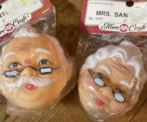 Caras de muñeca de plástico vintage de fibra Mr & Mrs Santa Claus nuevas en paquete ambas con gafas - Imagen 1 de 8