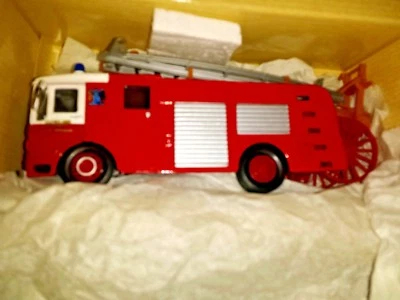 Corgi AEC Pump Cleveland County Fire Brigade Truck 1:50 97358 c3 - Image 1 of 4