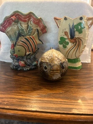 Juego de 3 jarrones de cerámica artística concha marina y peces tropicales 3D años 70 y Japón gallo Foto 1 de 4