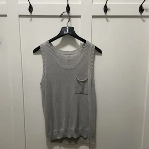 Grey sleeveless sweater top, Size Medium. Amazon purchase - Picture 1 of 5