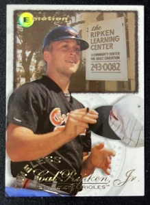 1995 Skybox Emotion Timeless Cal Ripken,Jr. #9 Baltimore Orioles Baseballkarte - Bild 1 von 3