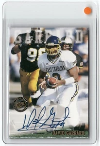 Press Pass 2002 novato automático David Garrard #4 (RC) East Carolina - Imagen 1 de 2