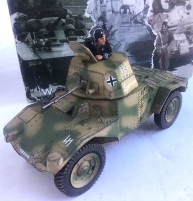 Coche blindado King & Country WS125 alemán AMD 35 Panhard 178 con figura y caja original Foto 1 de 4