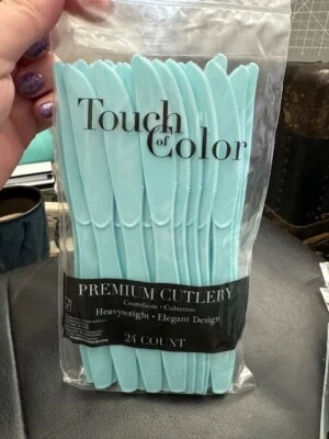 Pastel Blue Heavy Duty Plastic Knives 24 Per Pack Blue Party Supplies Decoration - Image 1 of 2